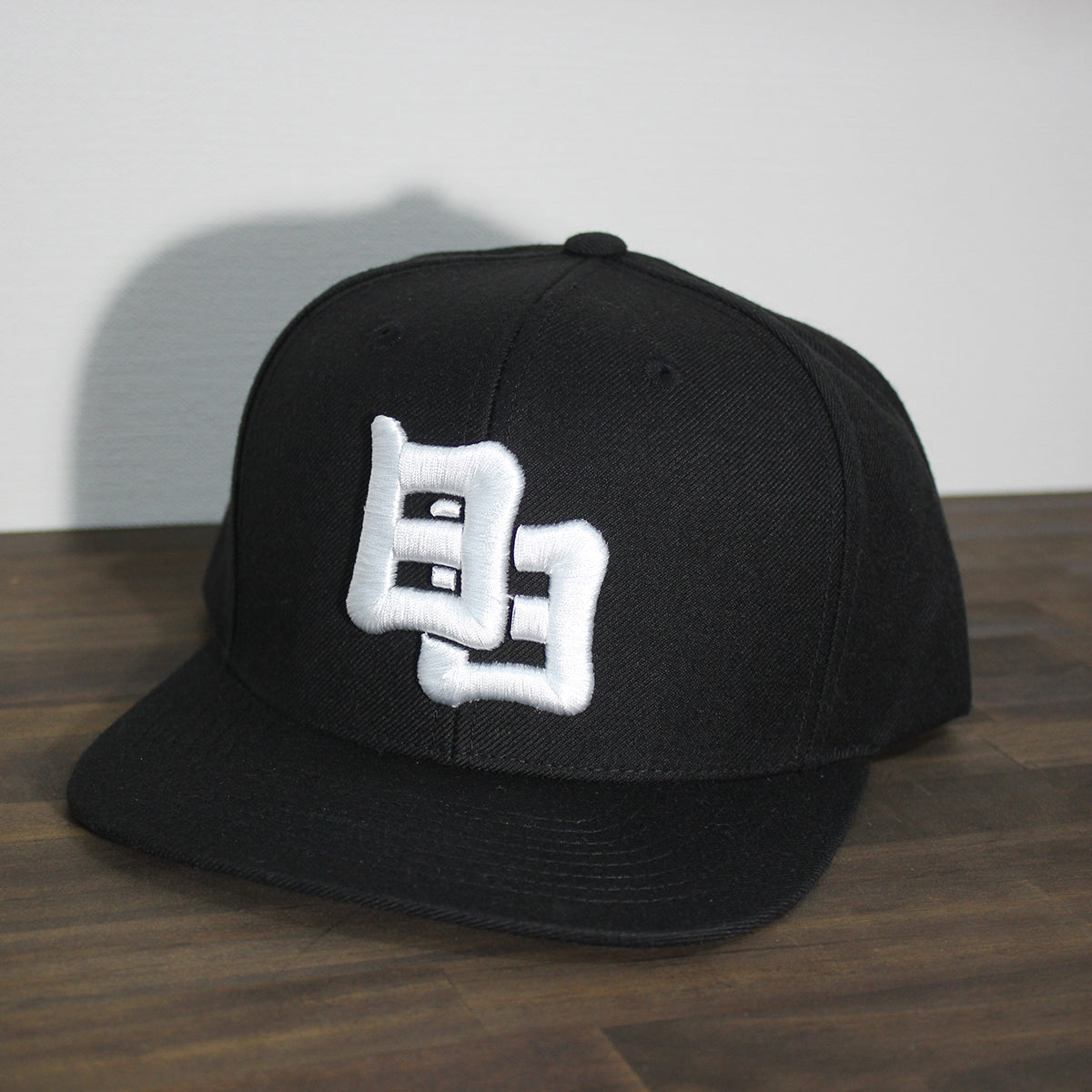 DAY TO DAY "KANJI" 3D EMBROIDERY CAP Black x White 立体刺繍「日日」キャップ